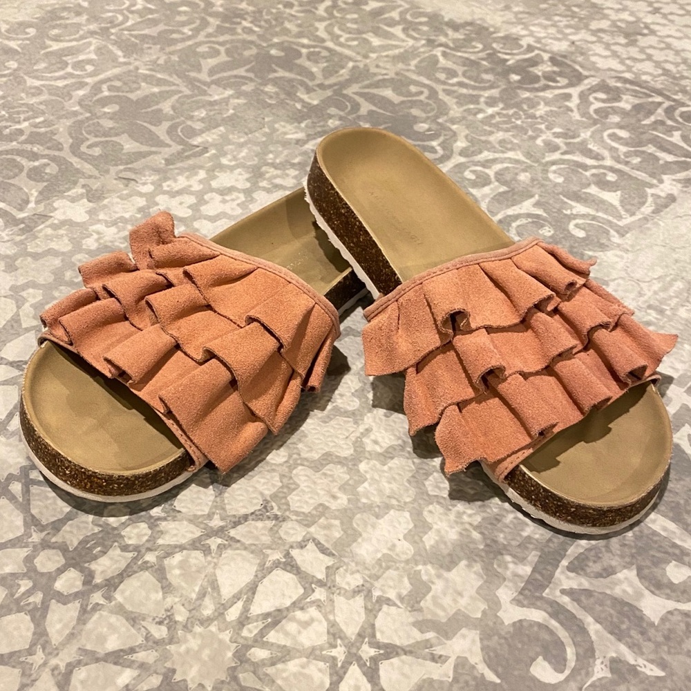 AE Ruffle Sueded Slides Size 7